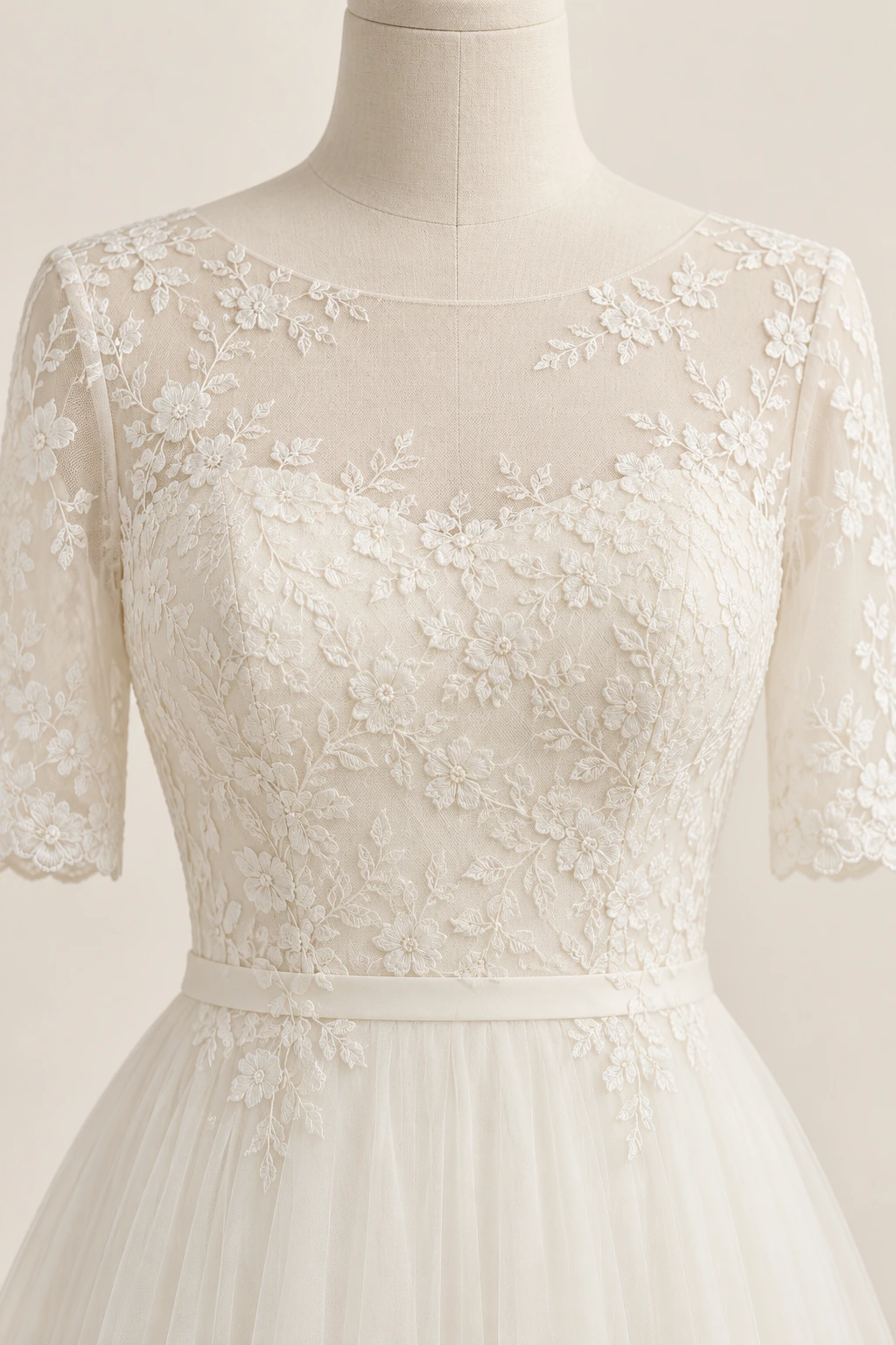 Détails de la coupe et du tissu d’une robe de cérémonie