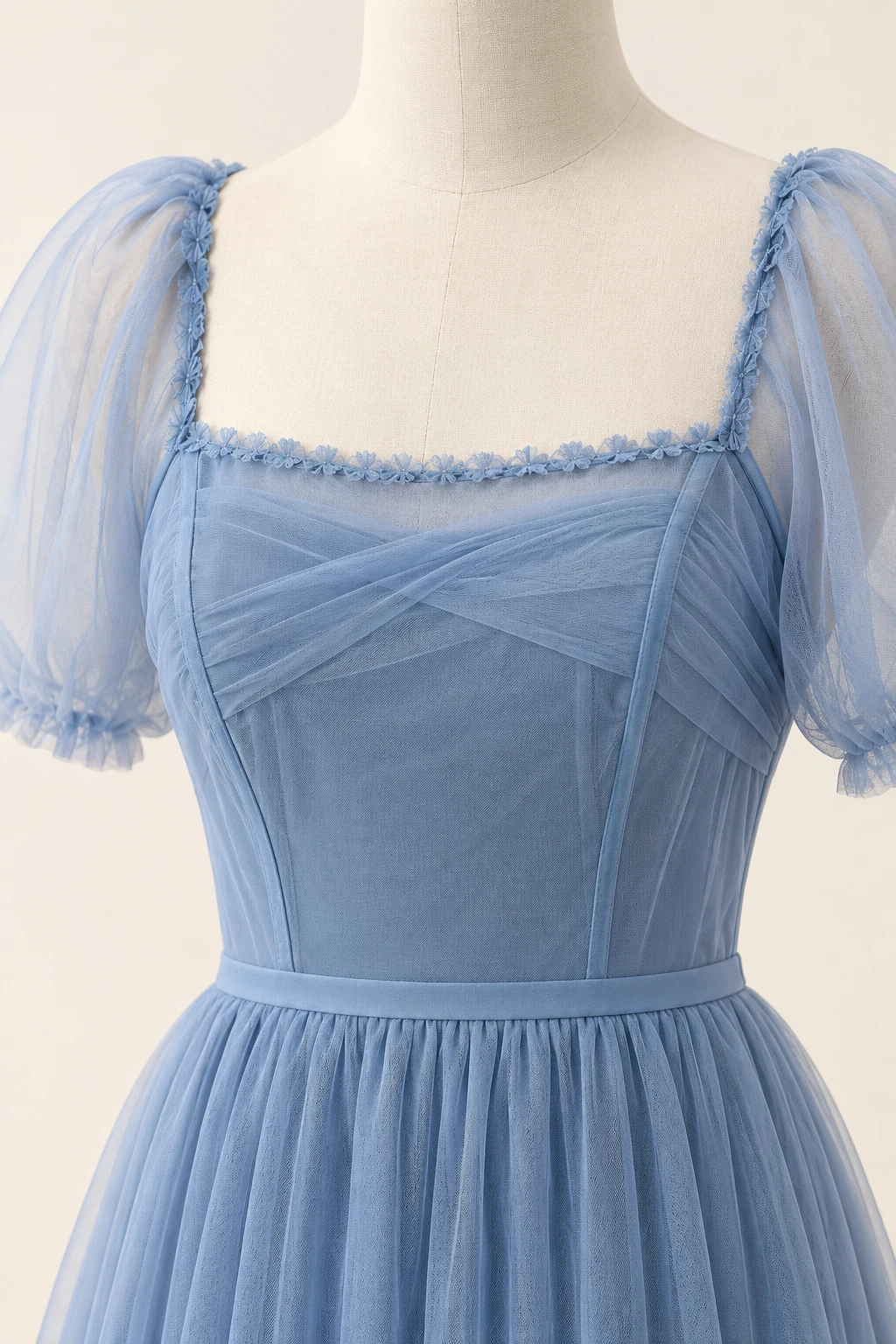 Dentelle et détails de la robe Ondine
