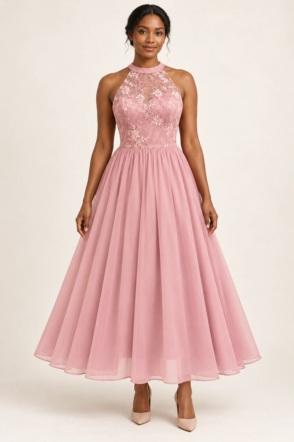Robe demoiselle d’honneur dentelle Lison, rose poudré : robe portée par une femme adulte